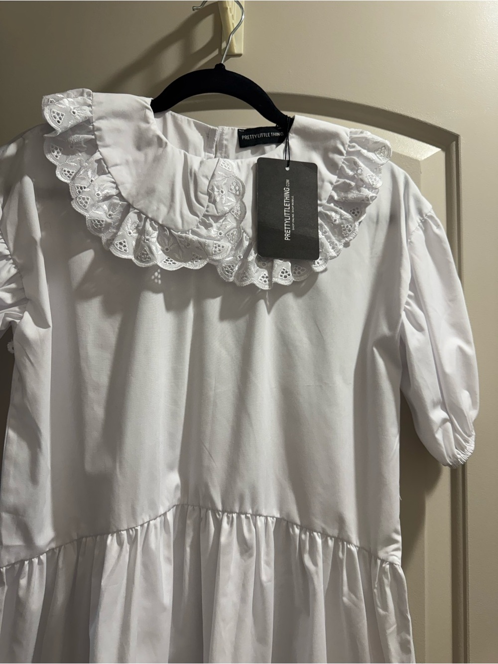 White embroider, frill collar , short puff sleeves Smock dress.US size 4
